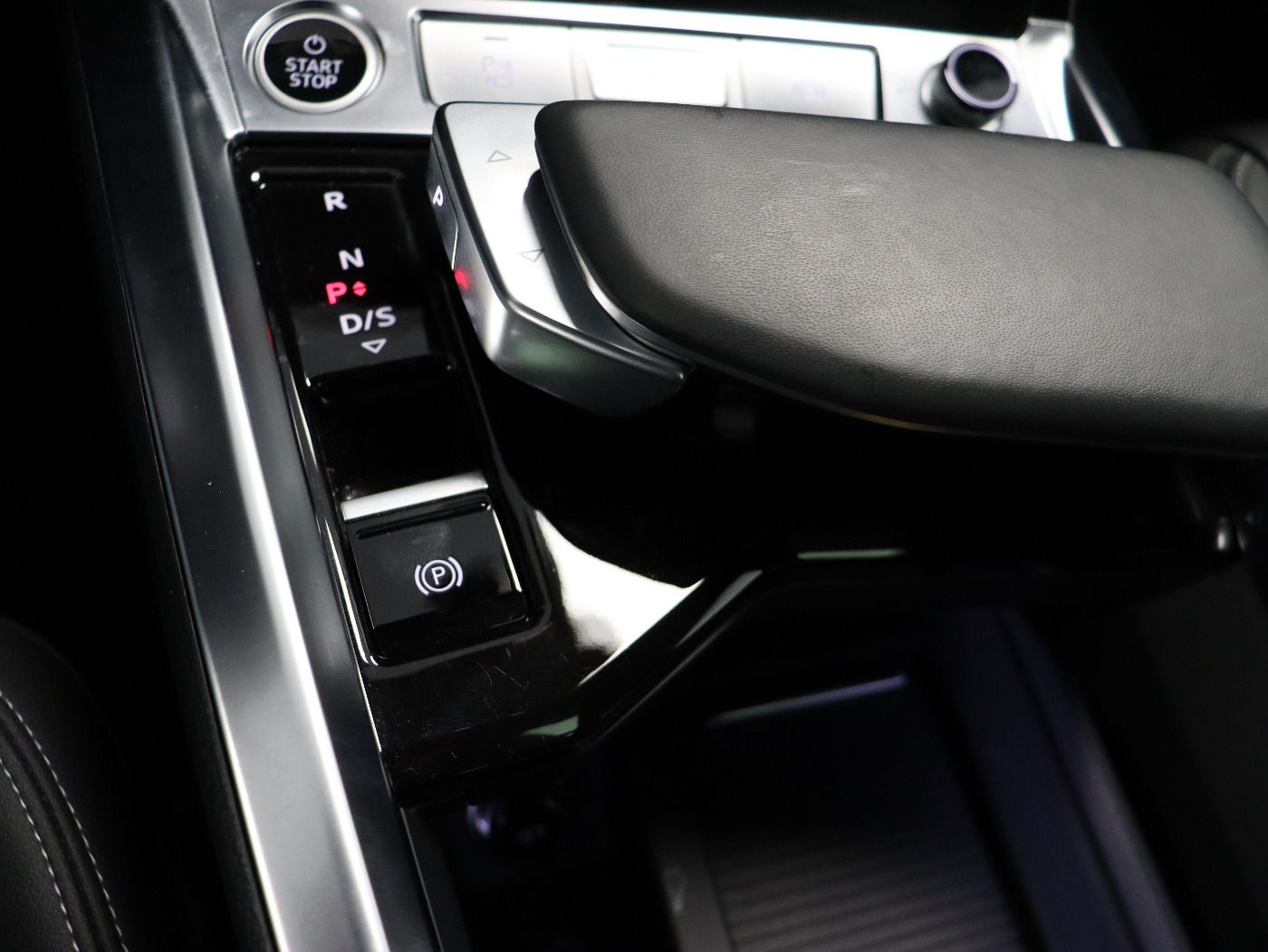 Fahrzeugabbildung Audi Q8 e-tron 55 quattro advanced |Matrix|Luft|LED