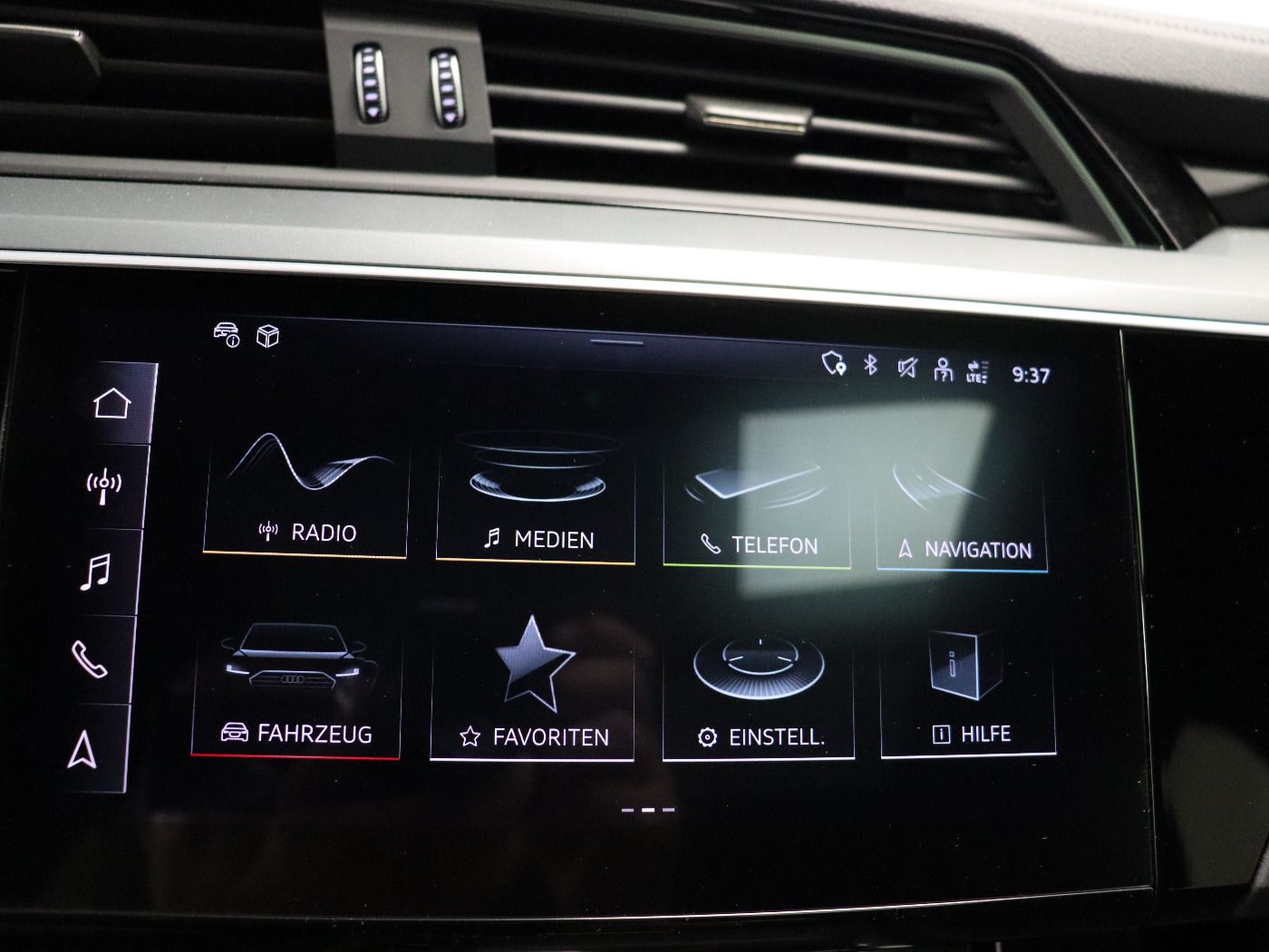 Fahrzeugabbildung Audi Q8 e-tron 55 quattro advanced |Matrix|Luft|LED