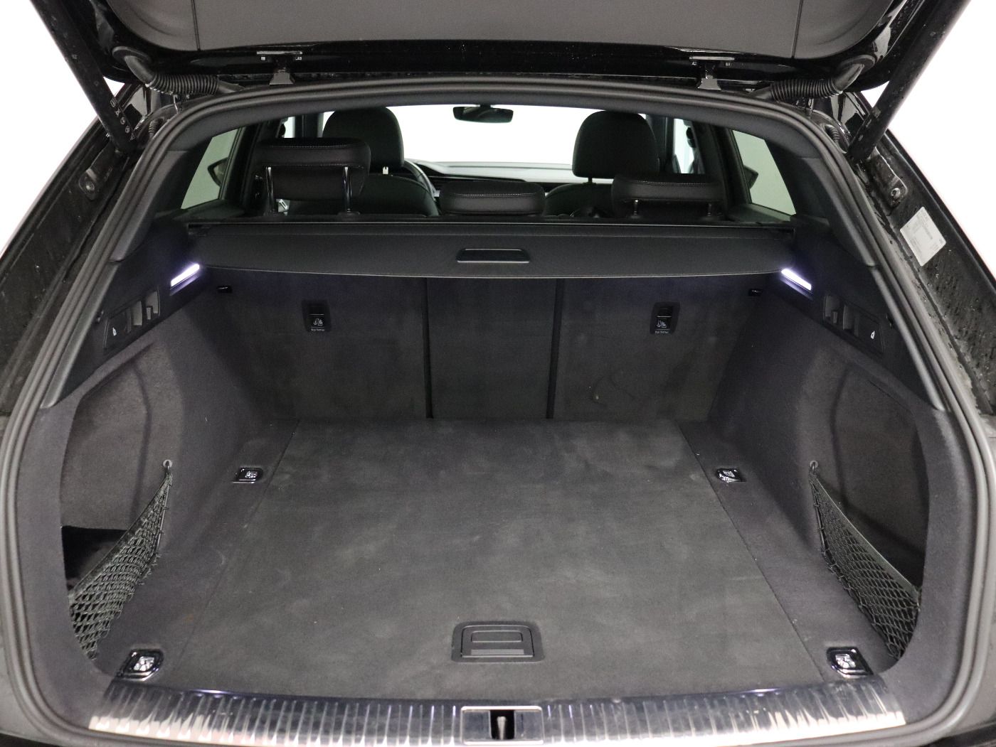Fahrzeugabbildung Audi Q8 e-tron 55 quattro advanced |Matrix|Luft|LED