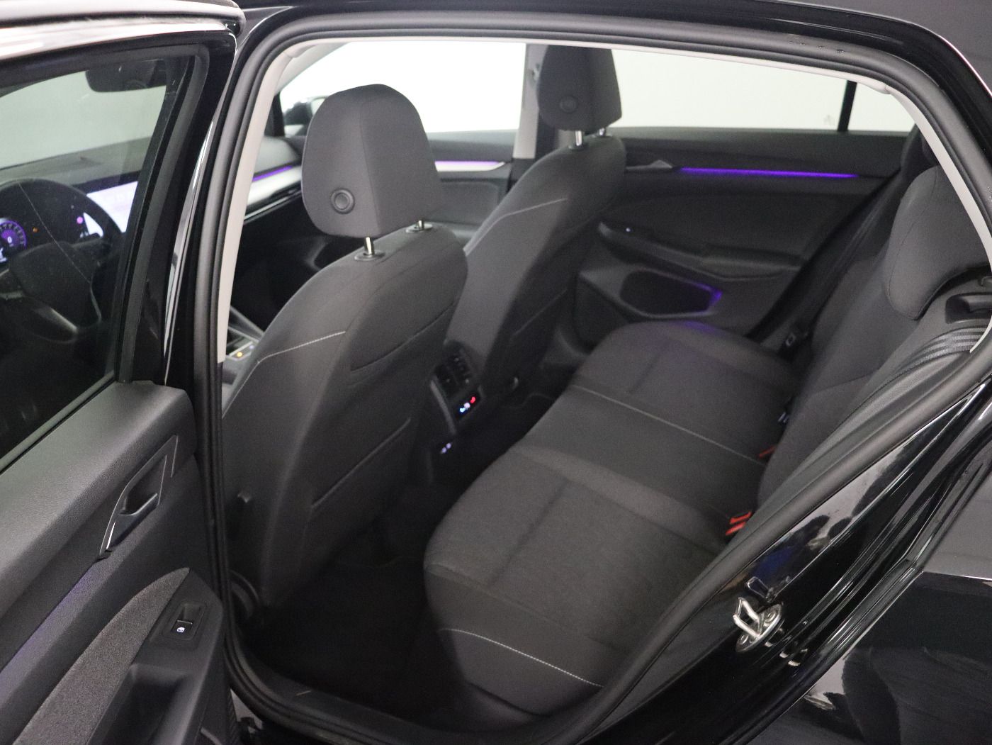 Fahrzeugabbildung Volkswagen Golf VIII 2.0 TDI Move |Matrix|CarPlay|ACC|SHZG