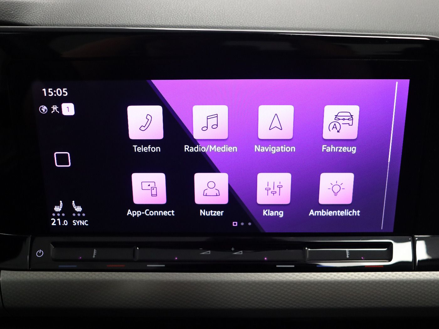 Fahrzeugabbildung Volkswagen Golf VIII 2.0 TDI Move |Matrix|CarPlay|ACC|SHZG