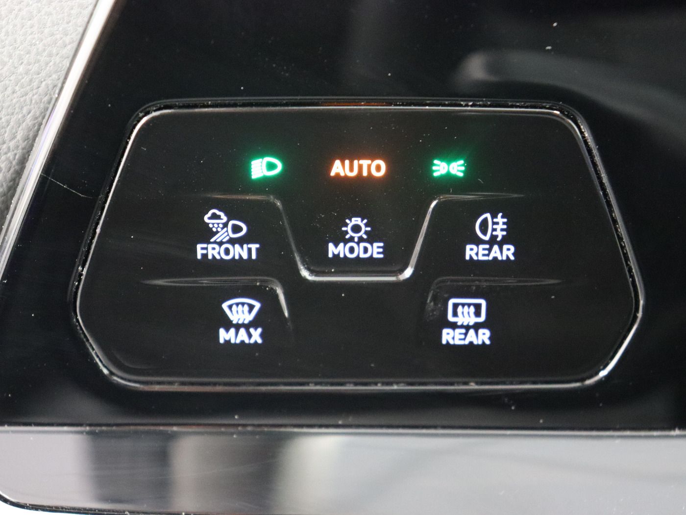 Fahrzeugabbildung Volkswagen Golf VIII 2.0 TDI Move |Matrix|CarPlay|ACC|SHZG