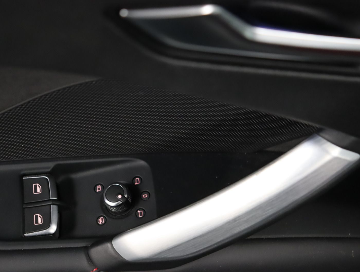 Fahrzeugabbildung Audi TTS Coupé TFSI S tronic LED NaviPlus SideAssist