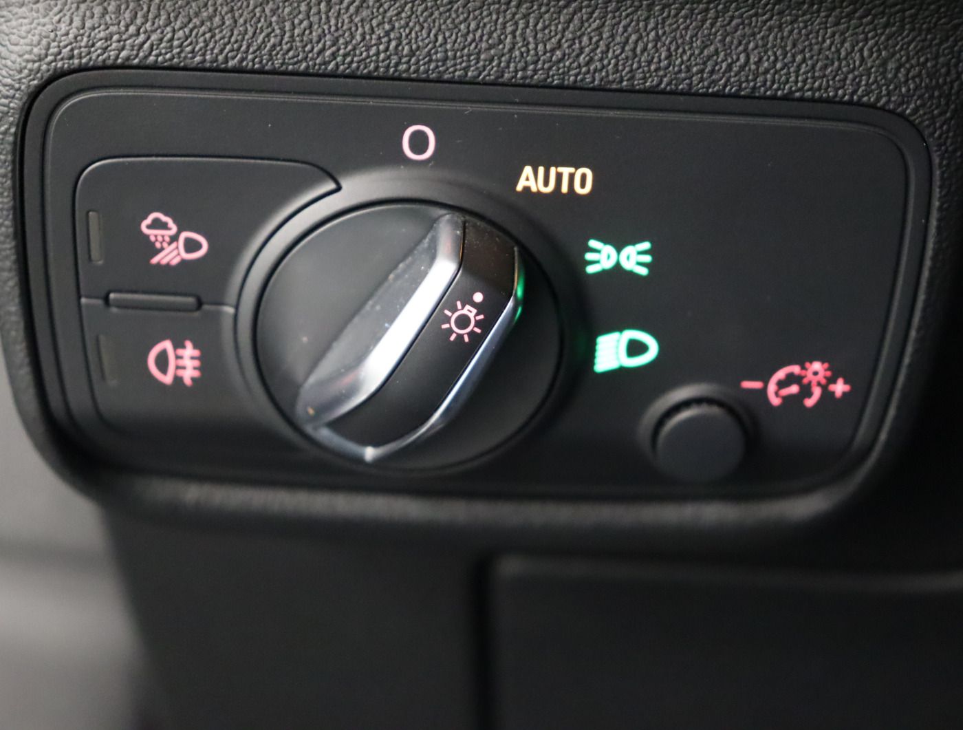 Fahrzeugabbildung Audi TTS Coupé TFSI S tronic LED NaviPlus SideAssist