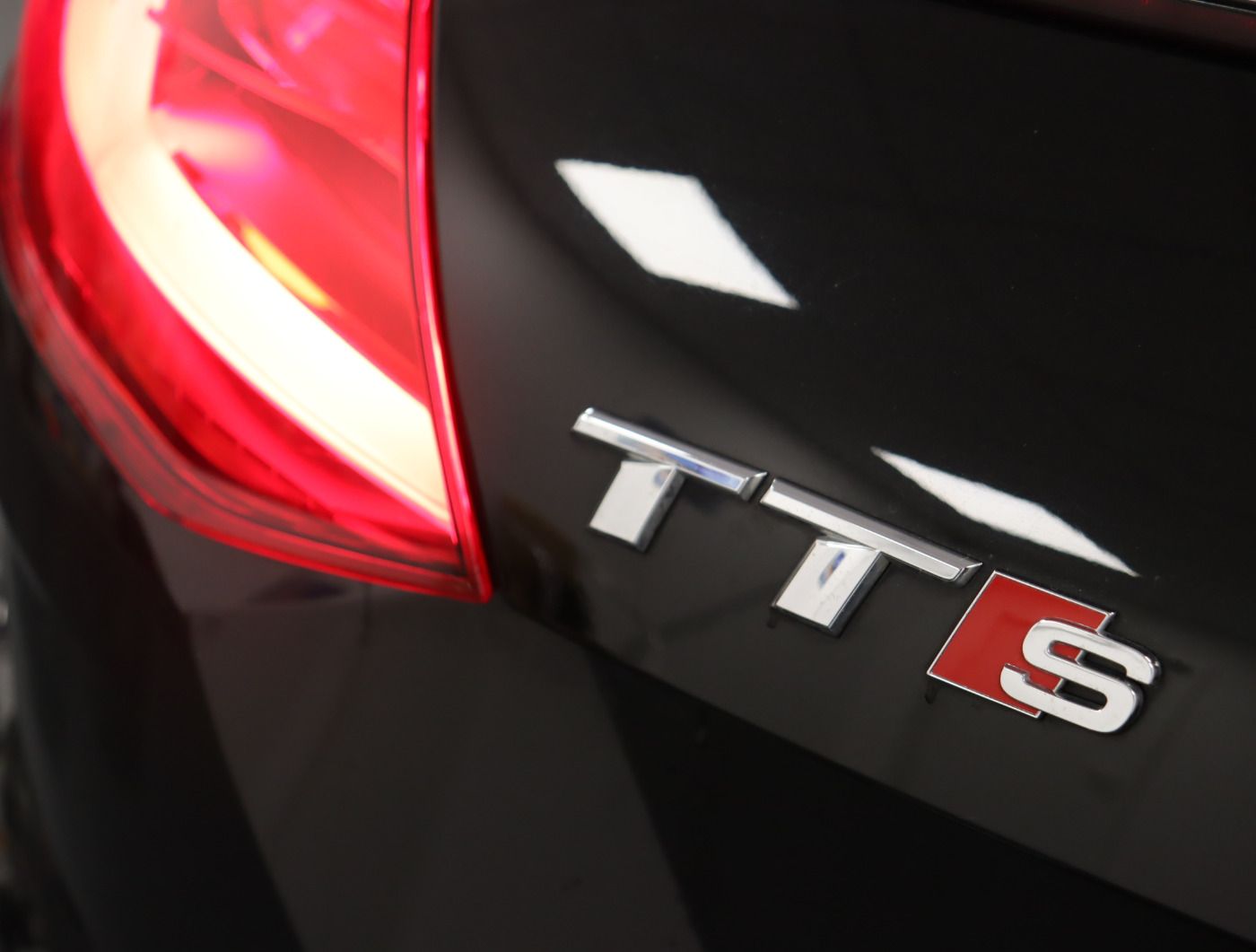 Fahrzeugabbildung Audi TTS Coupé TFSI S tronic LED NaviPlus SideAssist