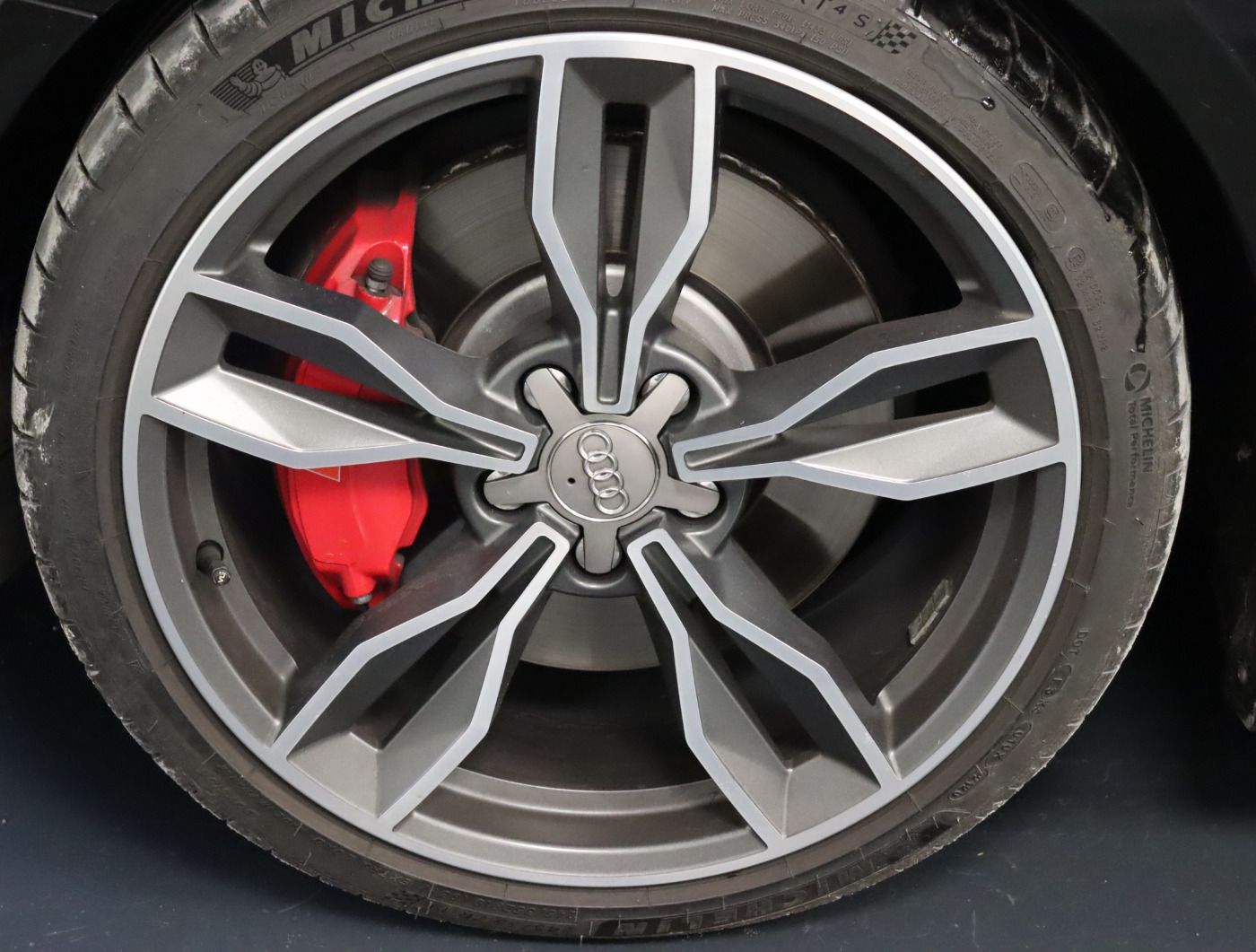 Fahrzeugabbildung Audi TTS Coupé TFSI S tronic LED NaviPlus SideAssist