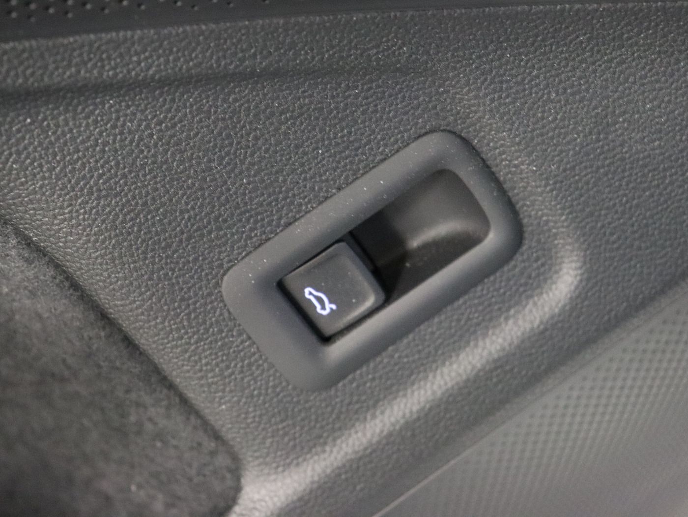 Fahrzeugabbildung Volkswagen Passat Variant 2.0TDI DSG Elegance |AHK|Matrix