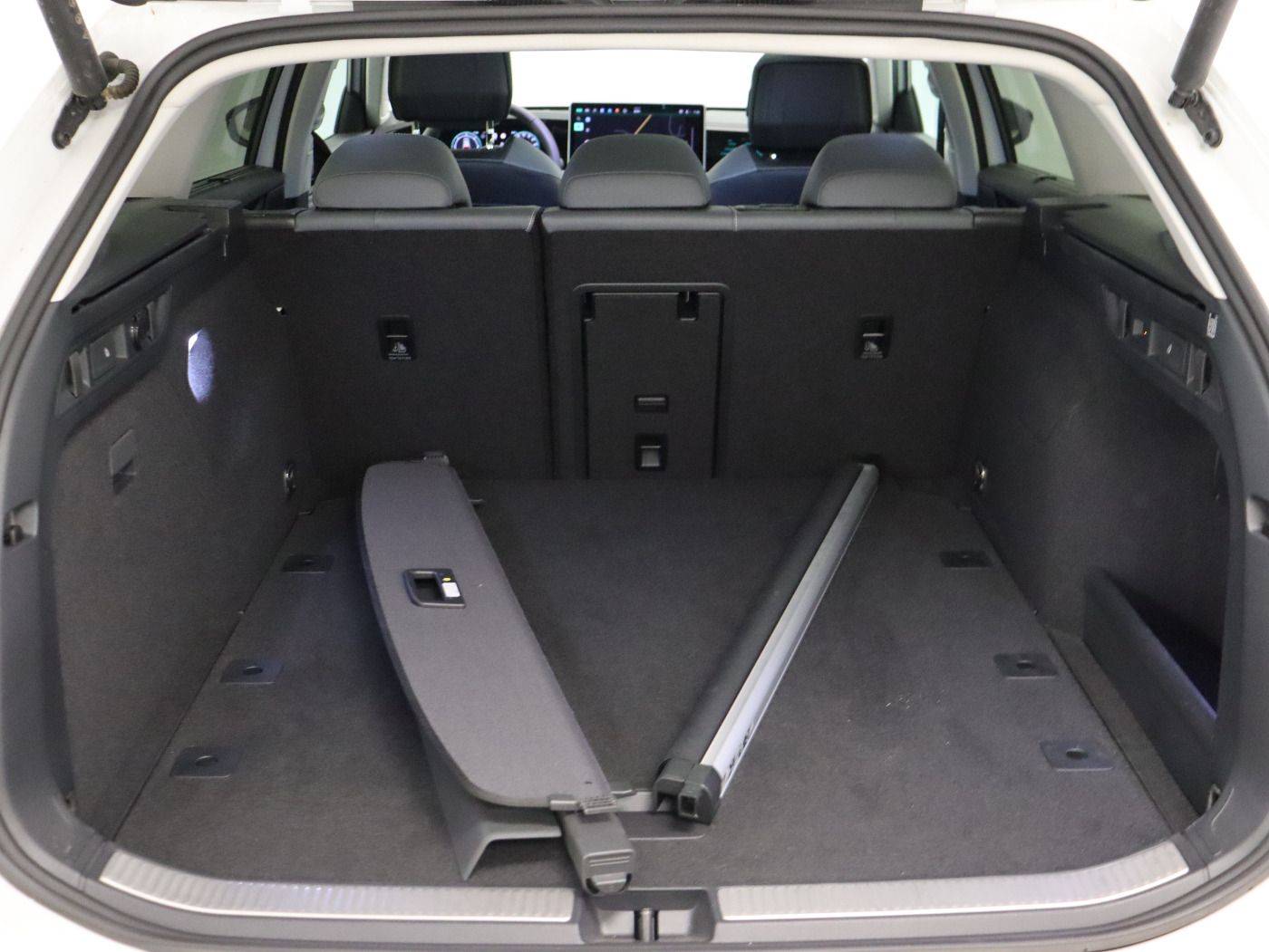 Fahrzeugabbildung Volkswagen Passat Variant 2.0TDI DSG Elegance |AHK|Matrix