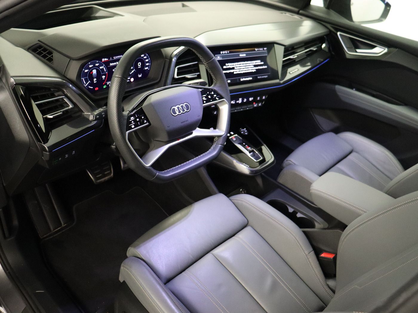 Fahrzeugabbildung Audi Q4 Sportback e-tron 50 quattro S line |Matrix|LM