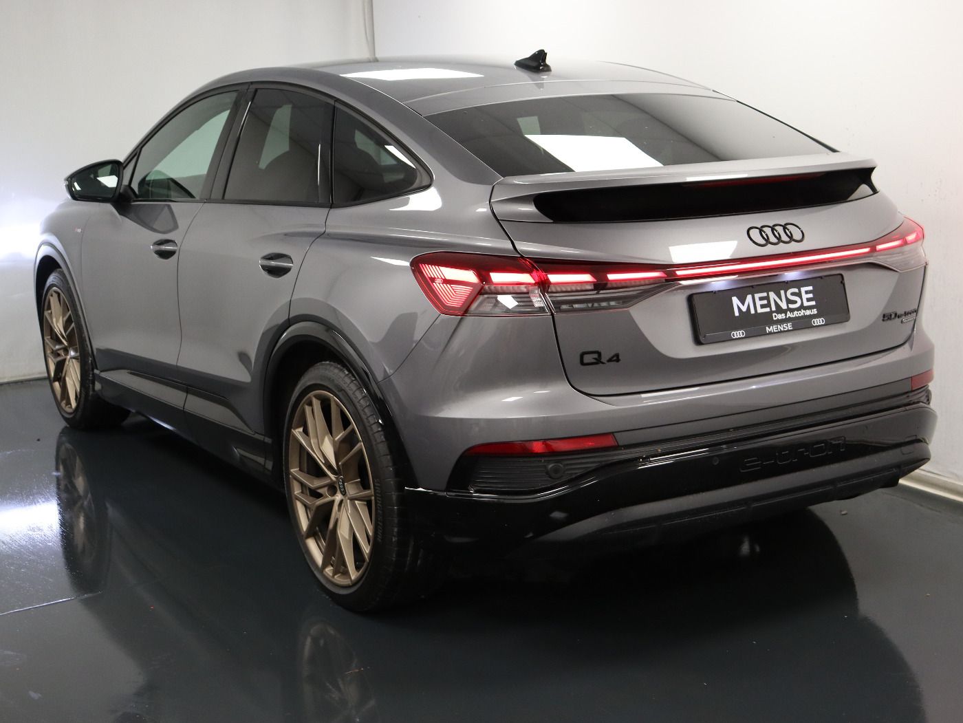 Fahrzeugabbildung Audi Q4 Sportback e-tron 50 quattro S line |Matrix|LM