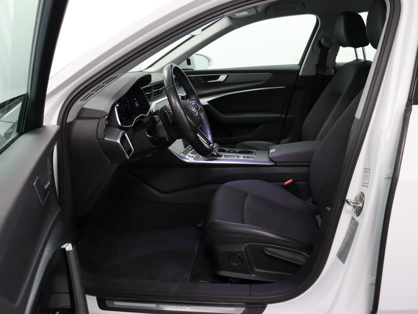Fahrzeugabbildung Audi A6 allroad 55 TDI Quattro tiptronic |AHK|Luft|LM