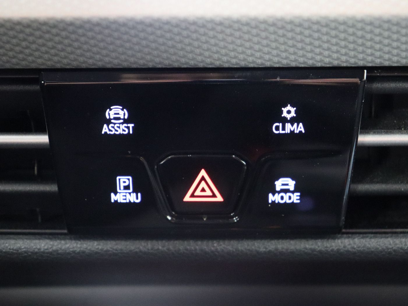 Fahrzeugabbildung Volkswagen Golf VIII Variant 1.5 eTSI DSG |AHK|FLA|LED|ACC
