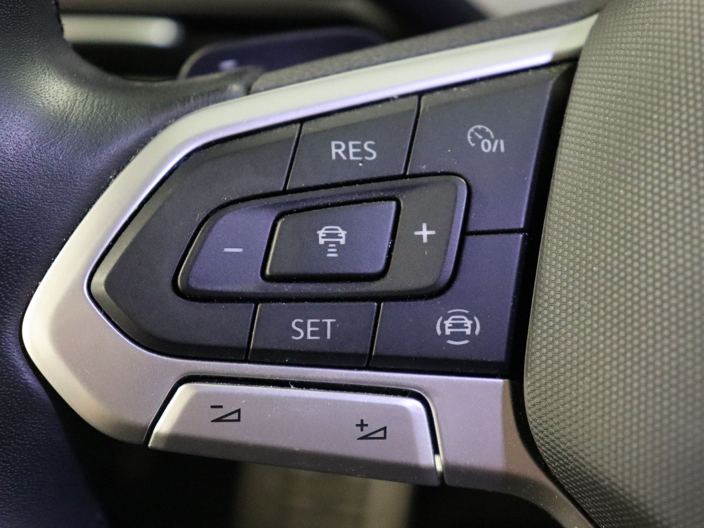 Fahrzeugabbildung Volkswagen Golf VIII Variant 1.5 eTSI DSG |AHK|FLA|LED|ACC