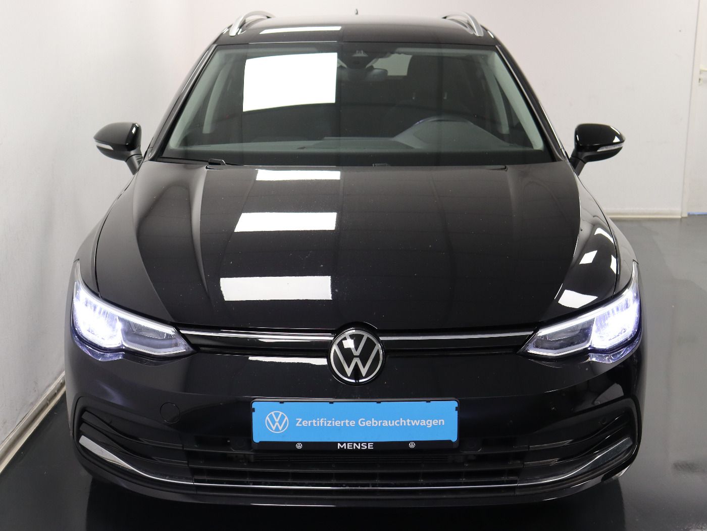 Fahrzeugabbildung Volkswagen Golf VIII Variant 1.5 eTSI DSG |AHK|FLA|LED|ACC