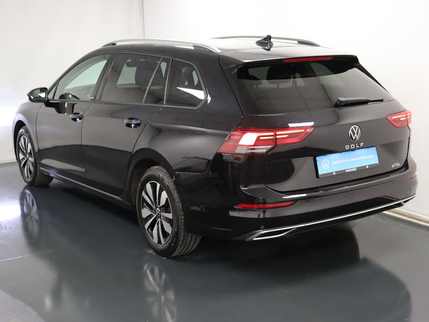 Fahrzeugabbildung Volkswagen Golf VIII Variant 1.5 eTSI DSG |AHK|FLA|LED|ACC