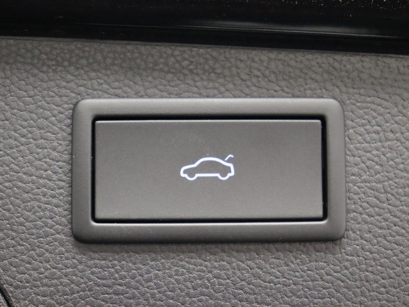 Fahrzeugabbildung Volkswagen Passat Variant 1.5 eTSI DSG |Massage|ACC|FLA|HUD
