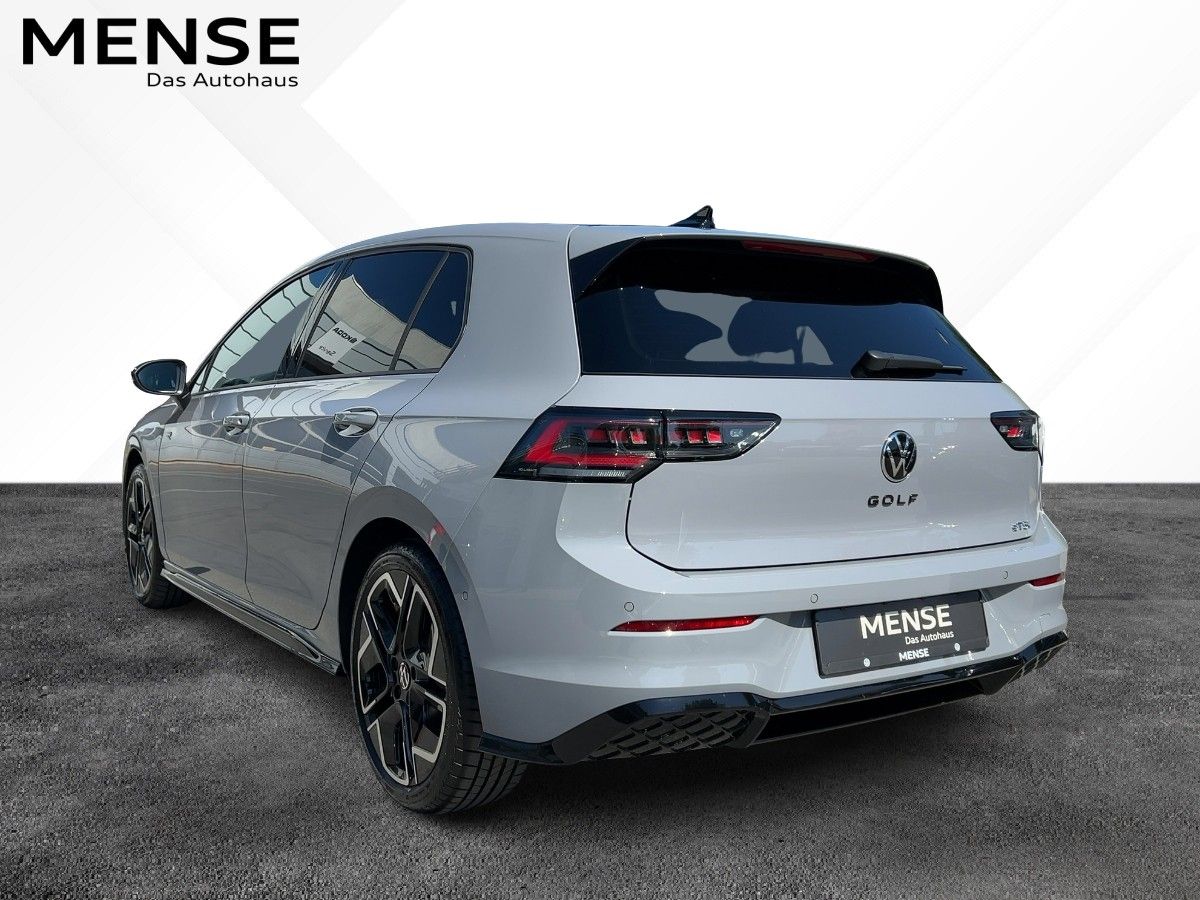 Fahrzeugabbildung Volkswagen Golf 1.5 eTSI DSG R-Line AHK BlackStyle Nav Pano