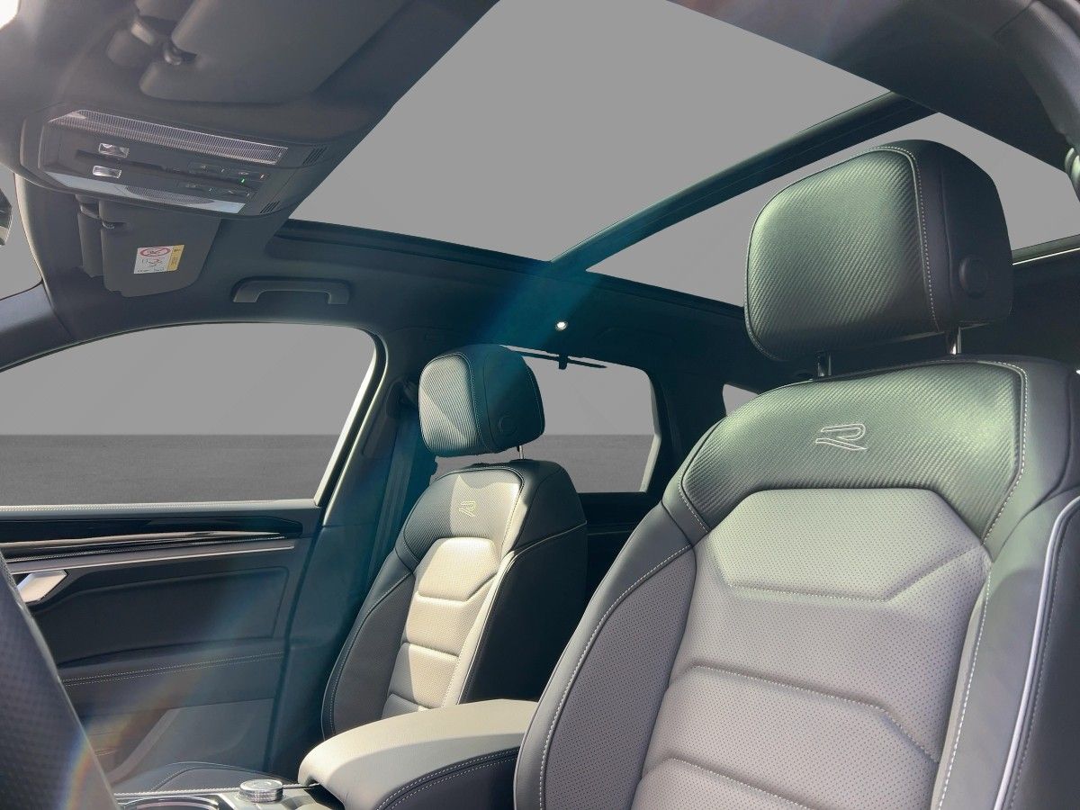 Fahrzeugabbildung Volkswagen Touareg V6 TDI 4M R-Line AHK Luftf Pano Dynaudio