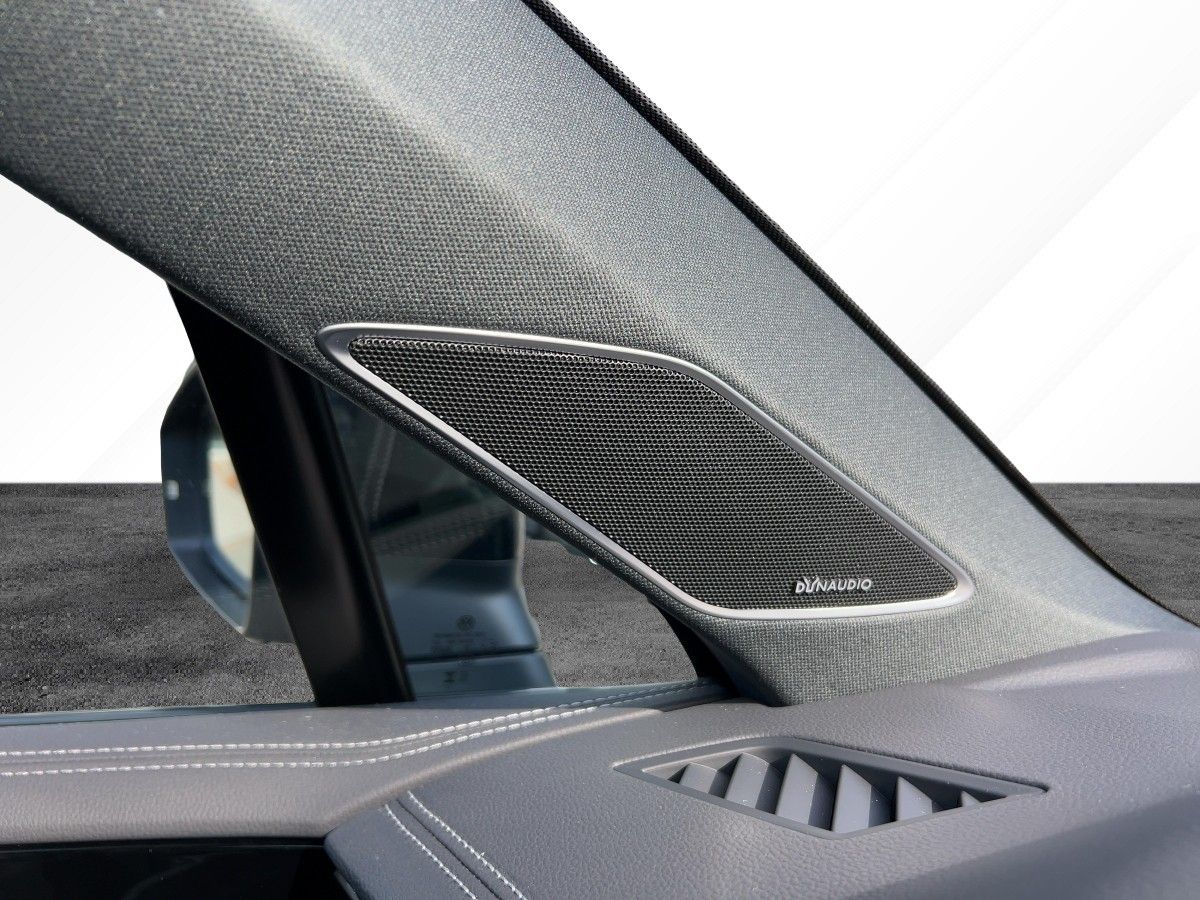 Fahrzeugabbildung Volkswagen Touareg V6 TDI 4M R-Line AHK Luftf Pano Dynaudio