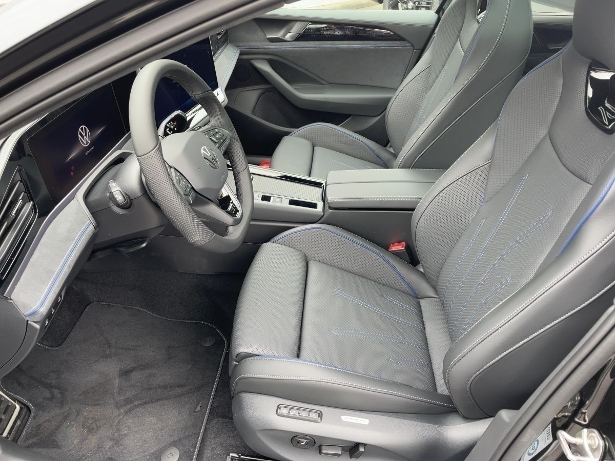 Fahrzeugabbildung Volkswagen Passat TDI 4M DSG R-Line Signature AHK Standhzg