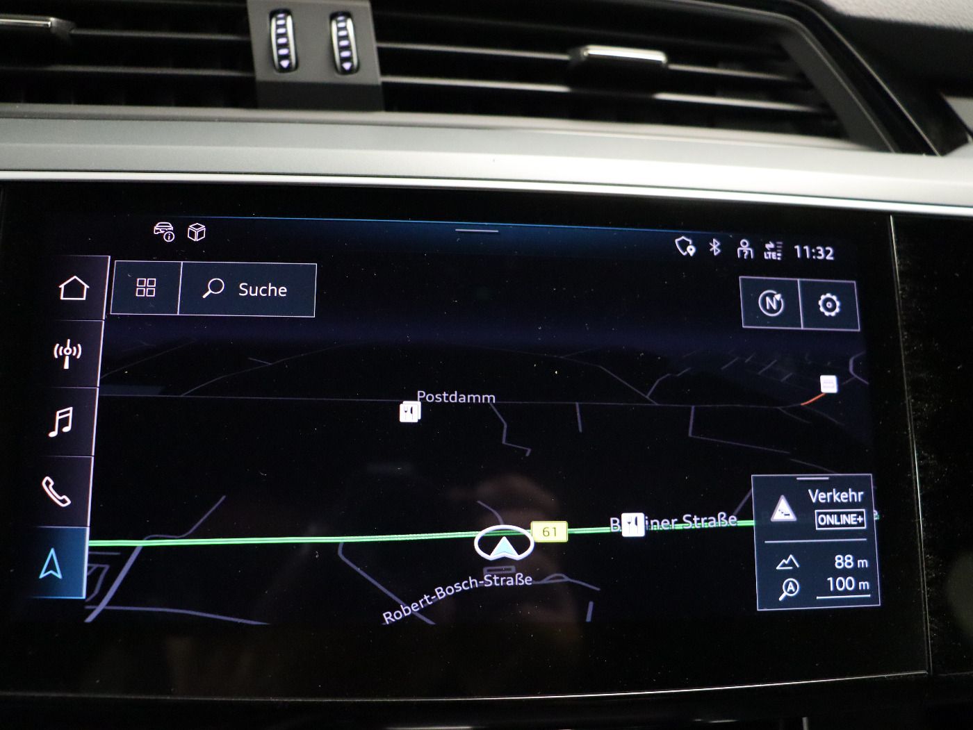 Fahrzeugabbildung Audi Q8 e-tron 55 quattro advanced |Matrix|Luft|LED