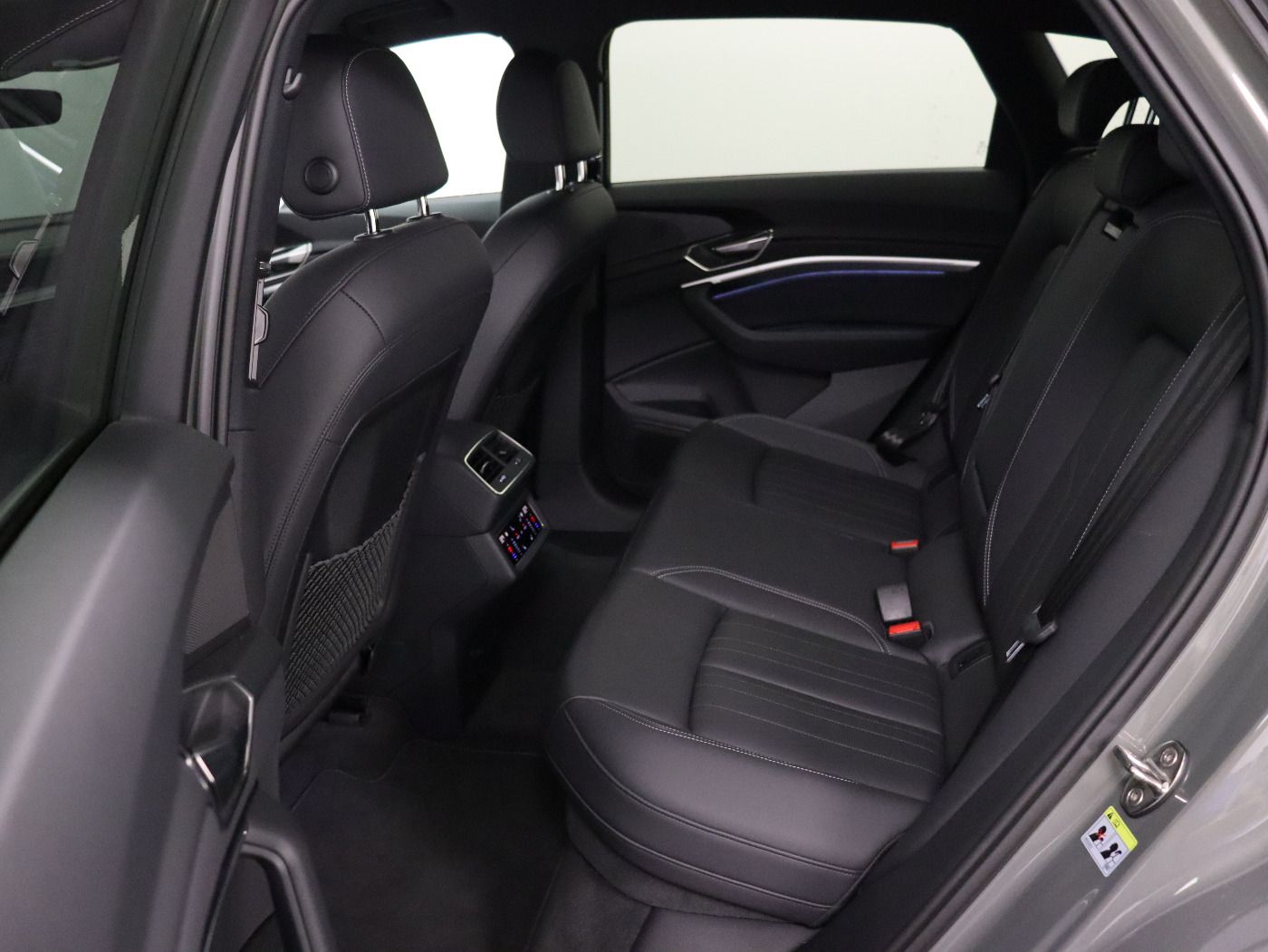 Fahrzeugabbildung Audi Q8 e-tron 55 quattro advanced |Matrix|Luft|LED