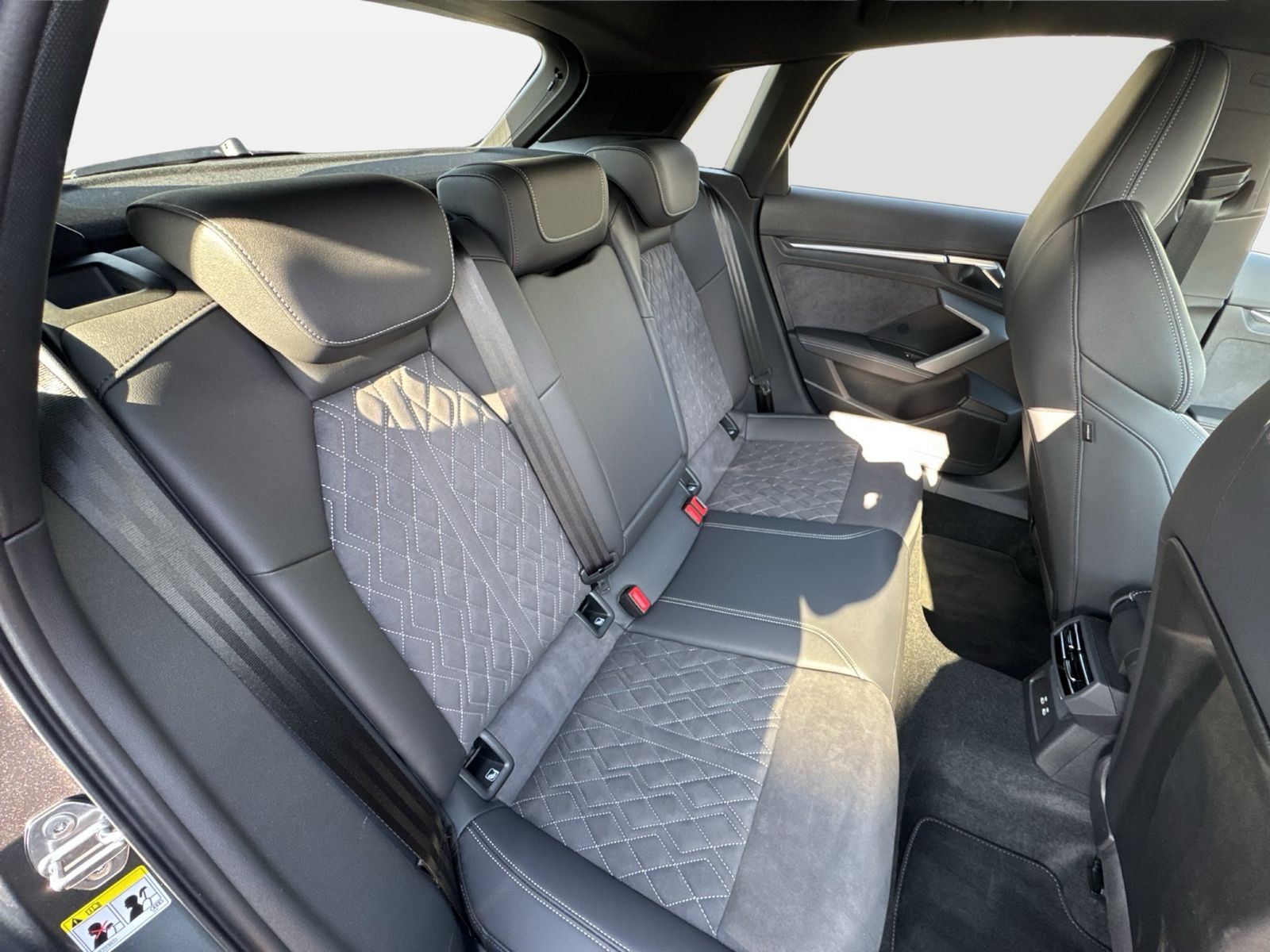 Fahrzeug autohaus mense Fahrzeugabbildung Audi A3 Sportback 35TFSI S-Line |Pano|AHK