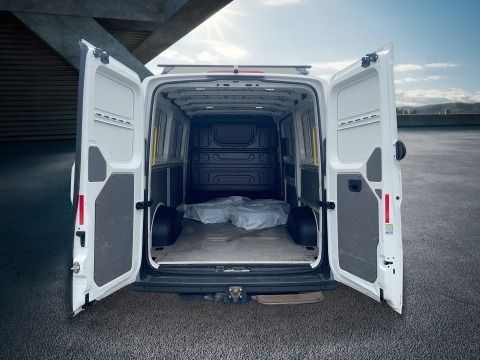 Fahrzeugabbildung Volkswagen Crafter Kasten mittlerer Radstand |AHK|CarPlay