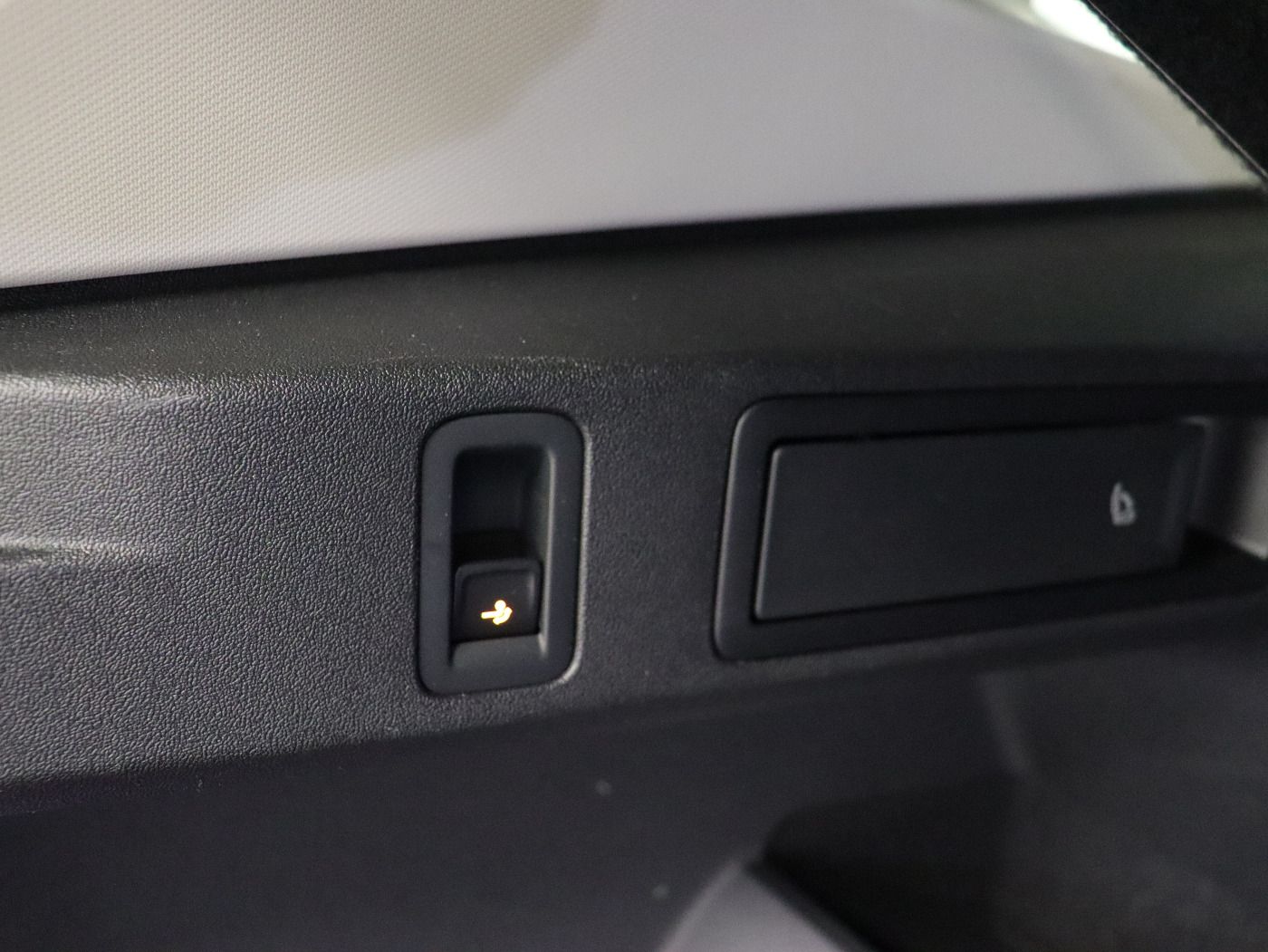 Fahrzeugabbildung Volkswagen Tiguan 2.0 TDI DSG Elegance |AHK|Matrix|4xSHZG