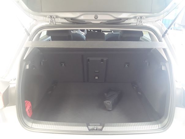 Fahrzeugabbildung Volkswagen Golf VIII 1.5 TSI DSG Style |AHK|ACC|FLA|Massage