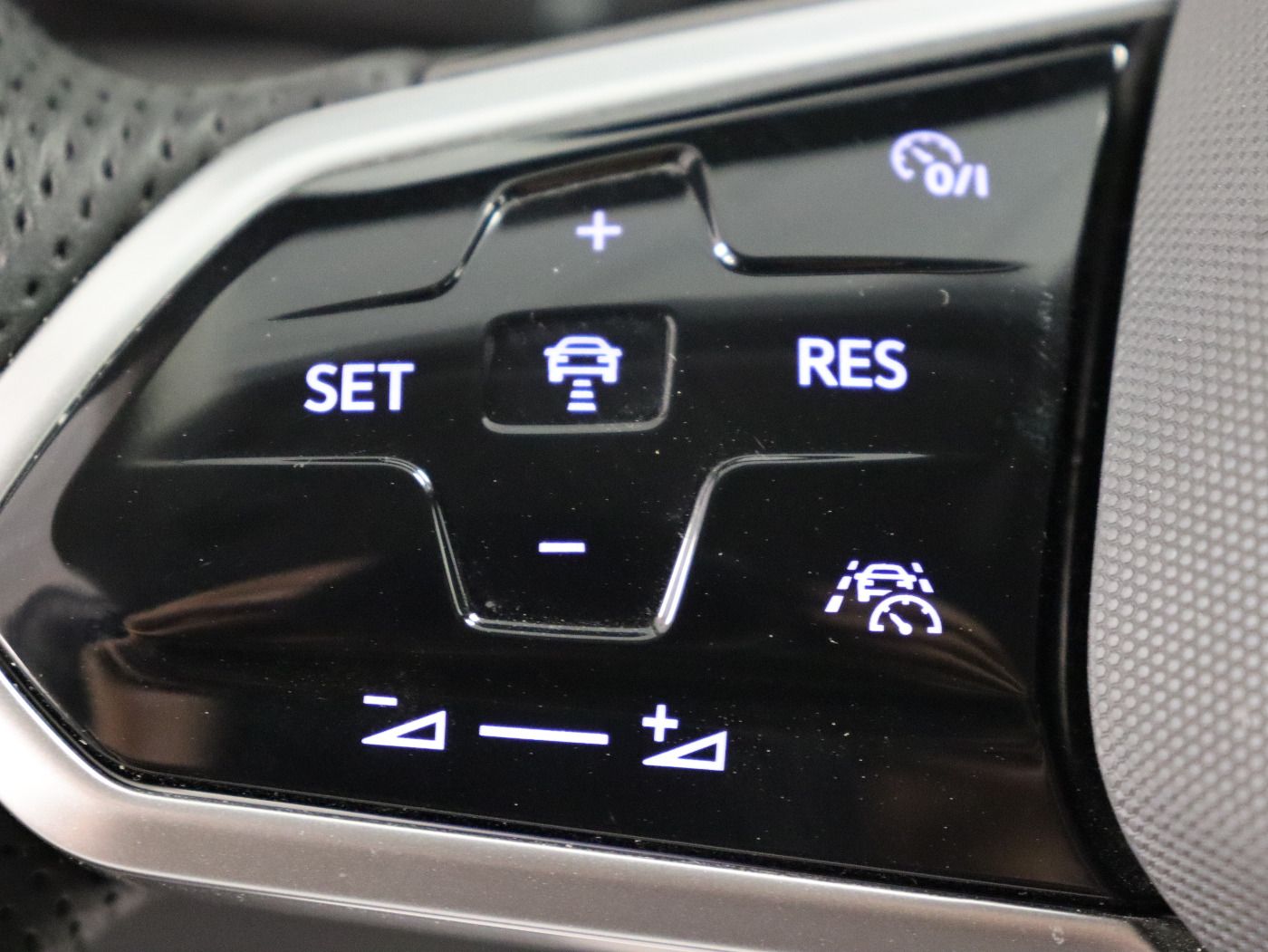 Fahrzeugabbildung Volkswagen Arteon Shooting Brake 2.0 TSI DSG Elegance |AHK