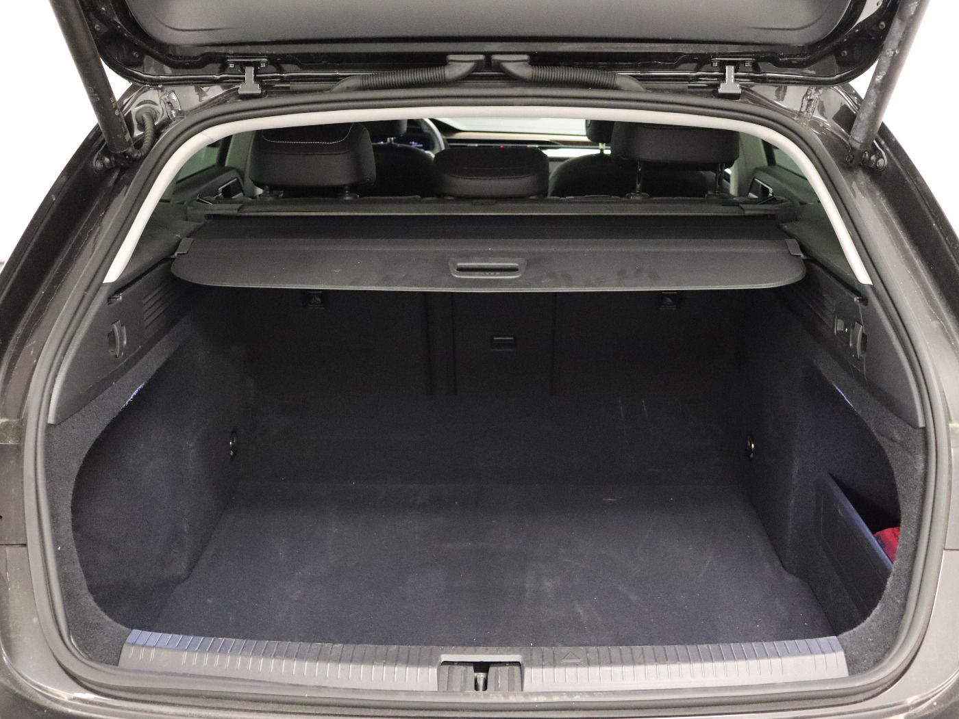 Fahrzeugabbildung Volkswagen Arteon Shooting Brake 2.0 TSI DSG Elegance |AHK