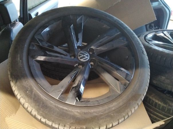 Fahrzeugabbildung Volkswagen Tiguan 2.0 TDI DSG R-line |AHK|Matrix|ACC|FLA|LM