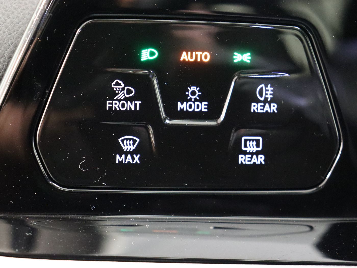 Fahrzeugabbildung Volkswagen Golf VIII Variant 2.0 TDI DSG Move |AHK|Matrix