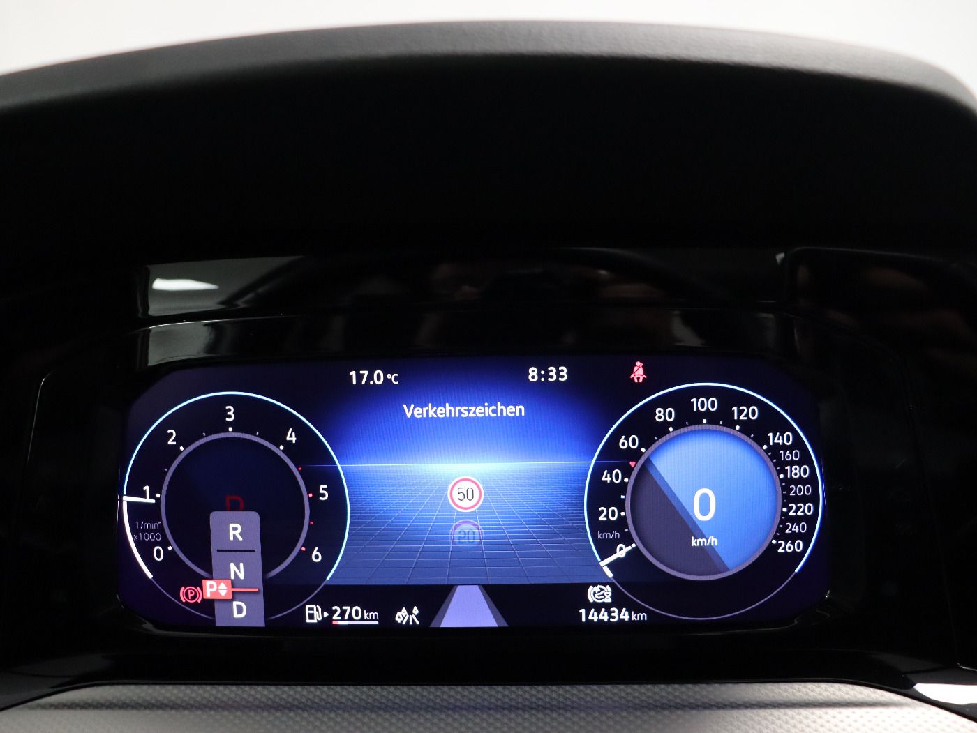 Fahrzeugabbildung Volkswagen Golf VIII Variant 2.0 TDI DSG Move |AHK|Matrix
