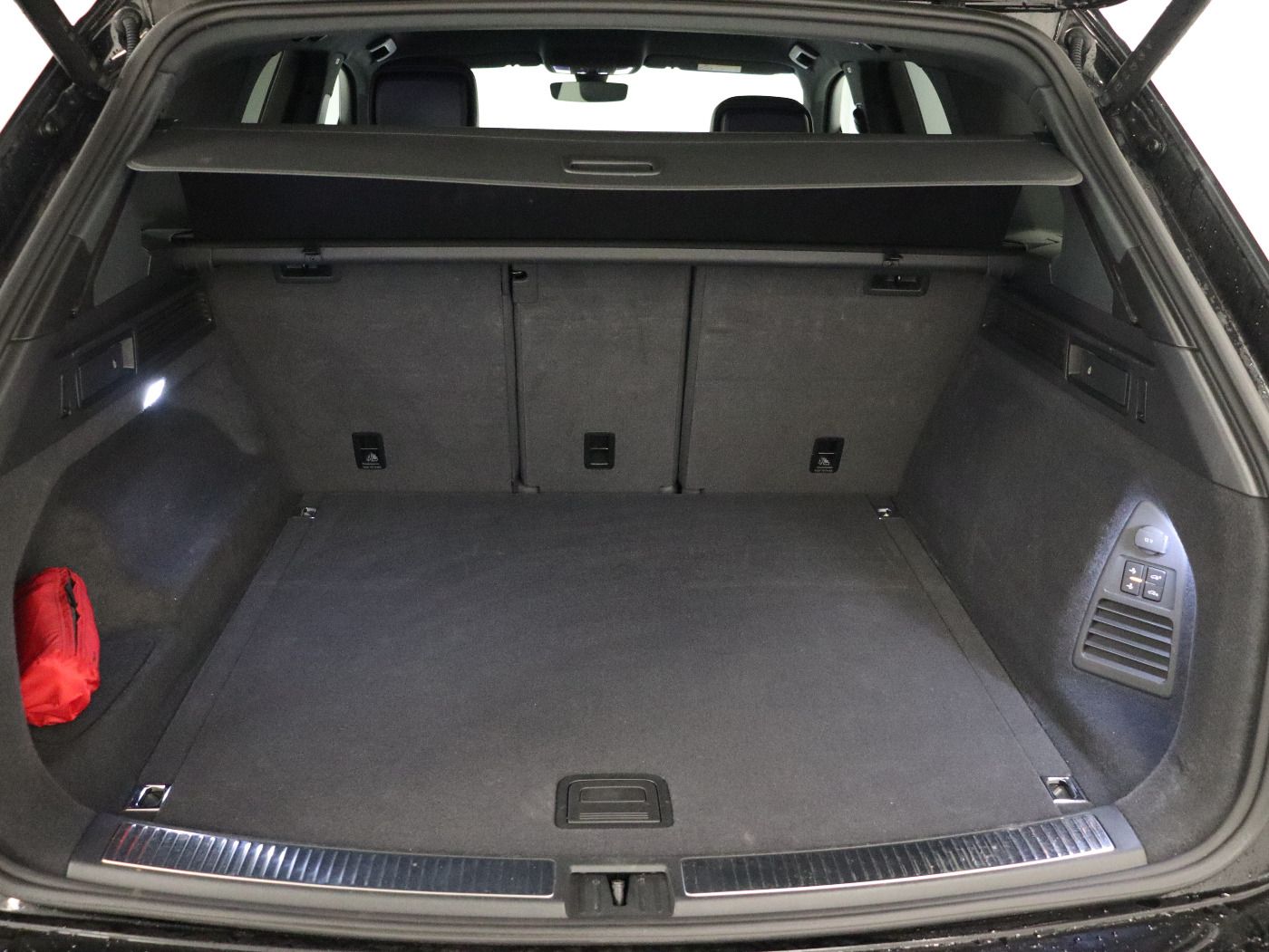 Fahrzeugabbildung Volkswagen Touareg 3.0 TDI 4 Motion DSG R-Line |AHK|Matrix