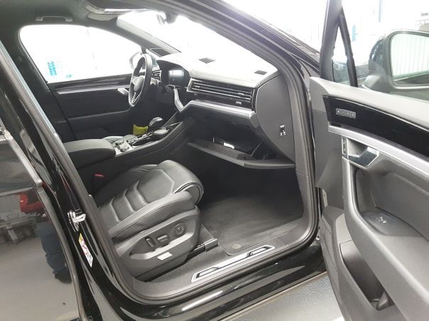 Fahrzeugabbildung Volkswagen Touareg 3.0 TDI 4 Motion DSG R-Line |AHK|Matrix