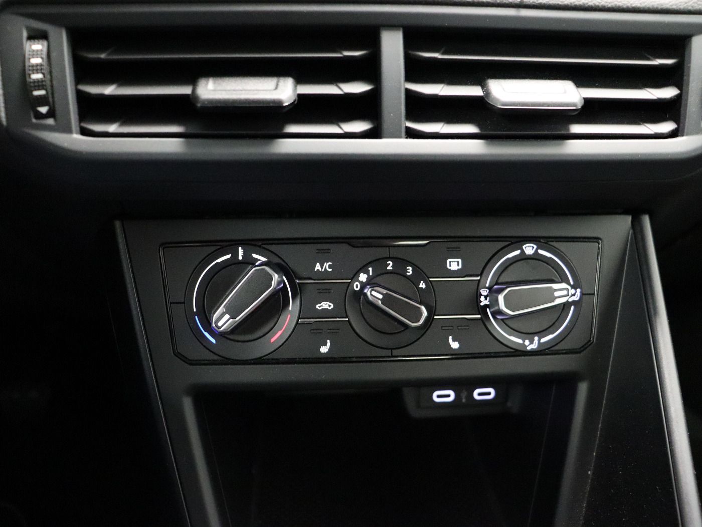Fahrzeugabbildung Volkswagen Taigo 1.0 TSI OPF |VirtualCP|SHZG|LaneAss|PDC