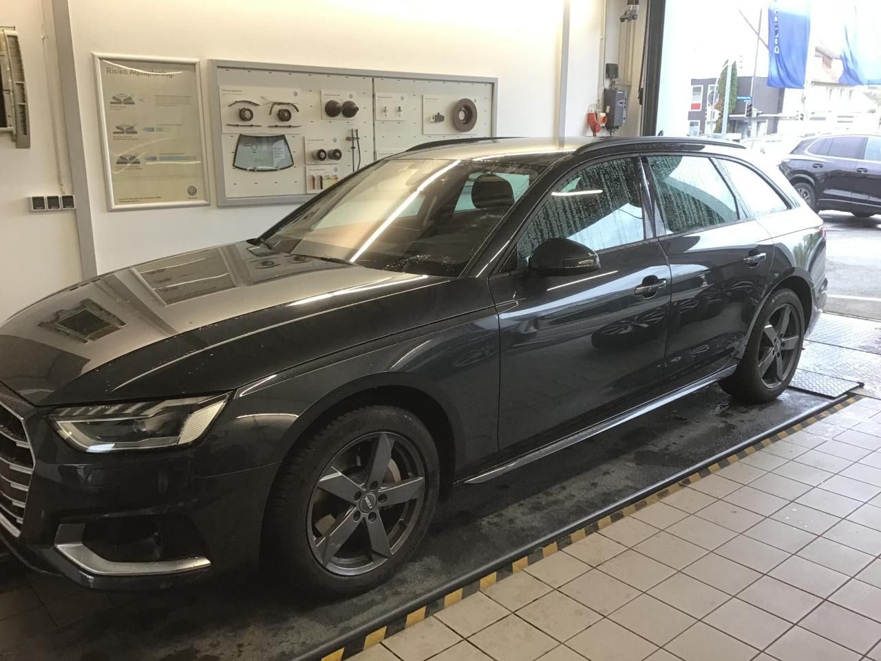 Fahrzeugabbildung Audi A4 Avant 40 TDI quattro S tronic Advanced |ACC