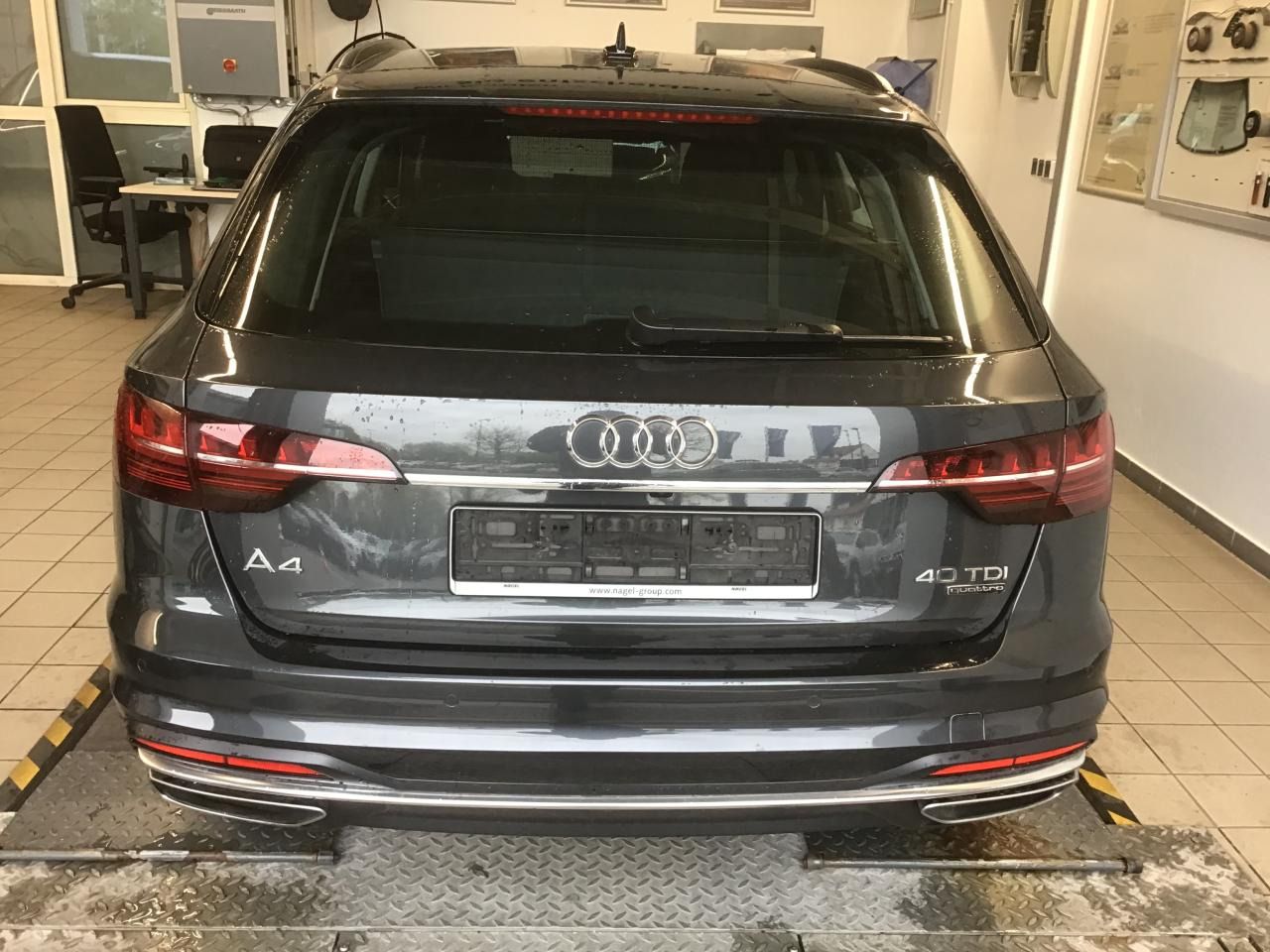 Fahrzeugabbildung Audi A4 Avant 40 TDI quattro S tronic Advanced |ACC