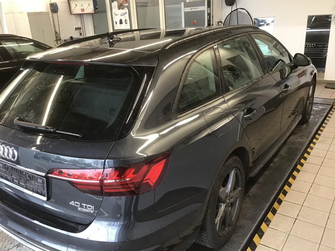 Fahrzeugabbildung Audi A4 Avant 40 TDI quattro S tronic Advanced |ACC