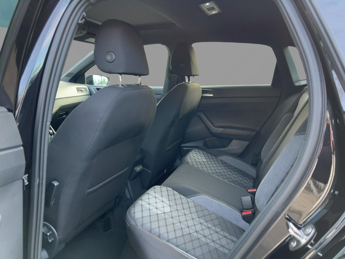 Fahrzeugabbildung Volkswagen Polo 1.0 TSI DSG R-Line Navi Pano Keyless Kamera