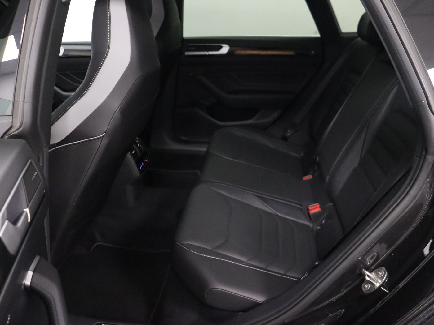 Fahrzeugabbildung Volkswagen Arteon Shooting Brake 2.0 TDI 4 Motion R-line