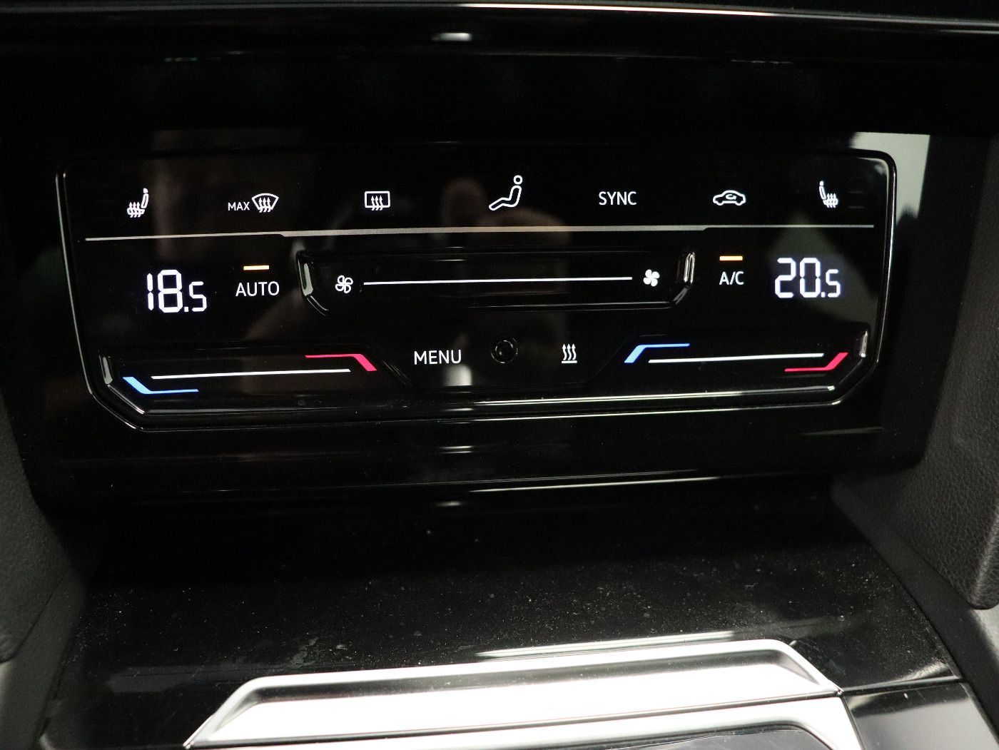 Fahrzeugabbildung Volkswagen Arteon Shooting Brake 2.0 TDI DSG R-line |AHK|LM