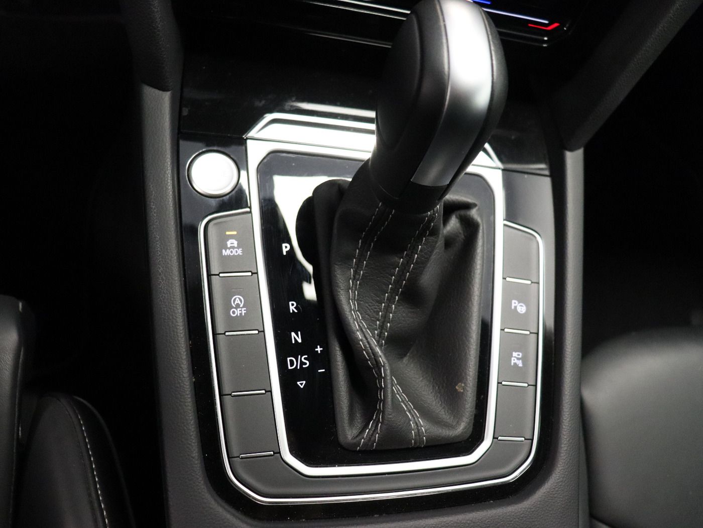 Fahrzeugabbildung Volkswagen Arteon Shooting Brake 2.0 TDI DSG R-line |AHK|LM