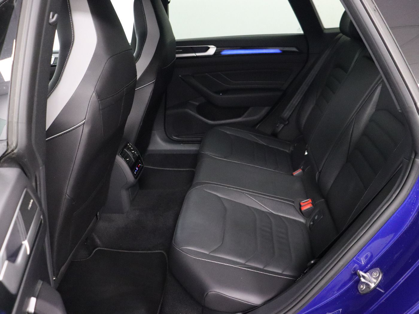 Fahrzeugabbildung Volkswagen Arteon Shooting Brake 2.0 TDI DSG R-line |AHK|LM