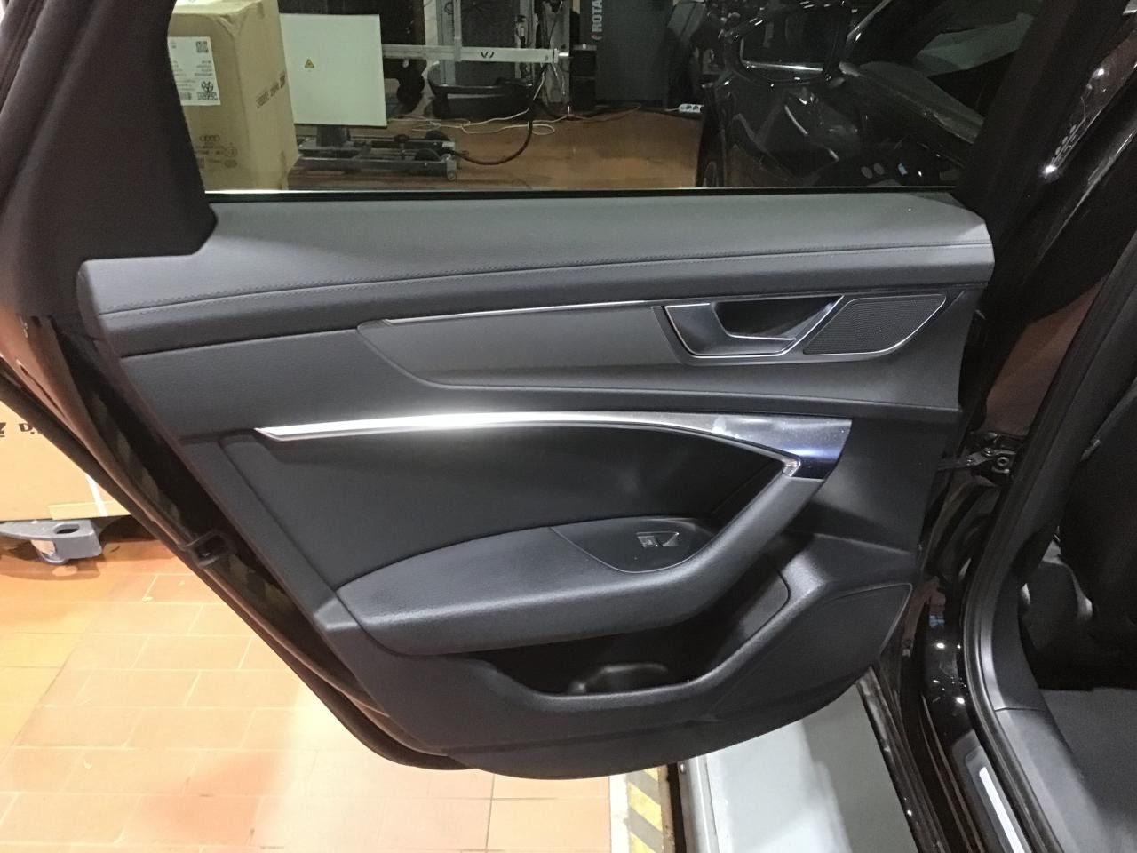 Fahrzeugabbildung Audi A6 Avant 40 TDI quattro S tronic design |Matrix
