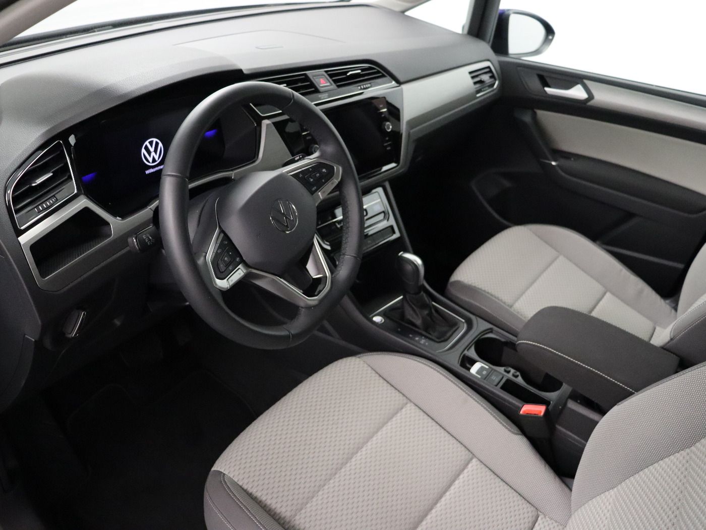 Fahrzeugabbildung Volkswagen Touran 1.5 TSI DSG Comfortline |AHK|ACC|CarPlay