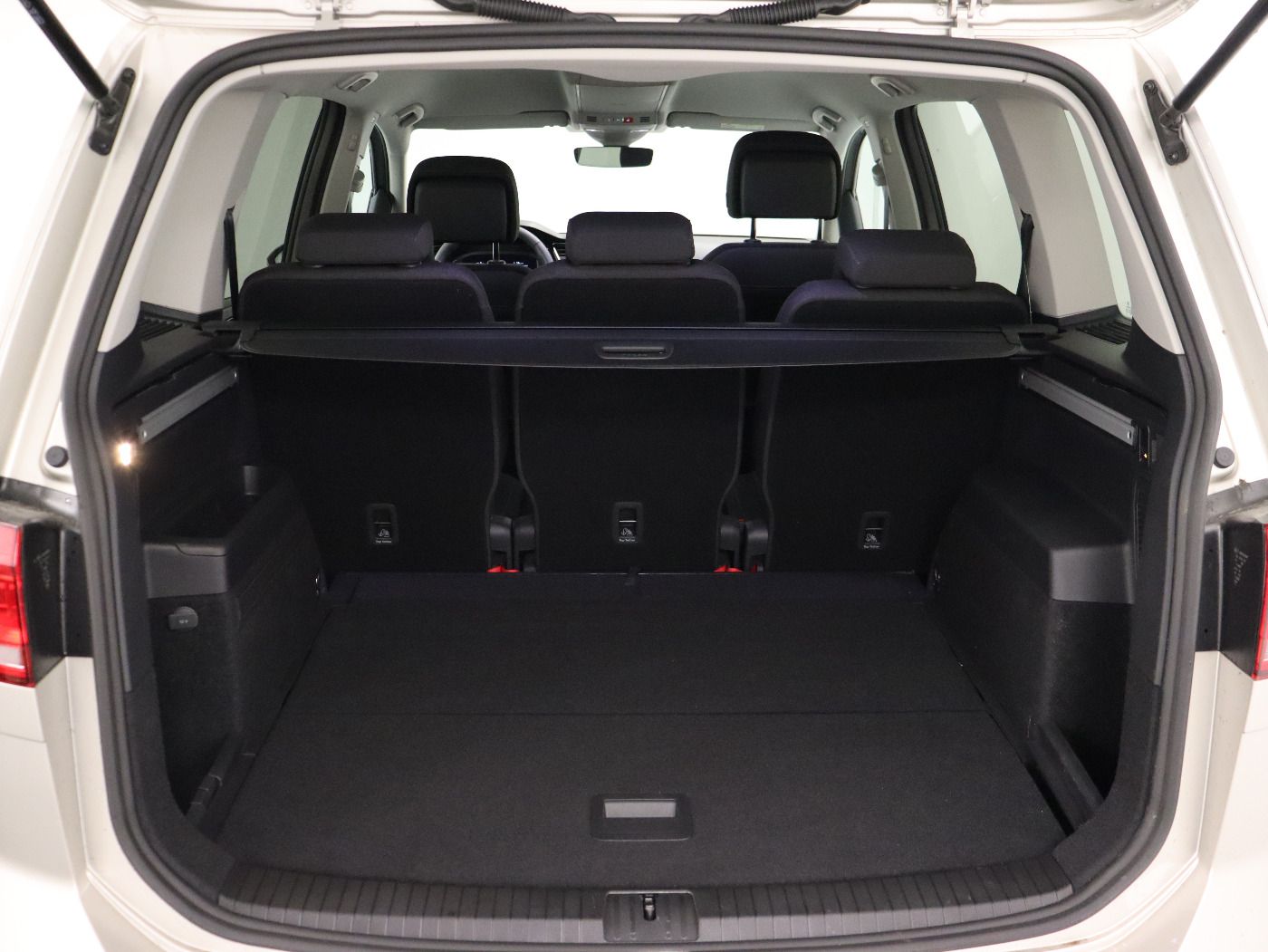 Fahrzeugabbildung Volkswagen Touran 2.0 TDI DSG Highline |AHK|ACC|VirtualCP