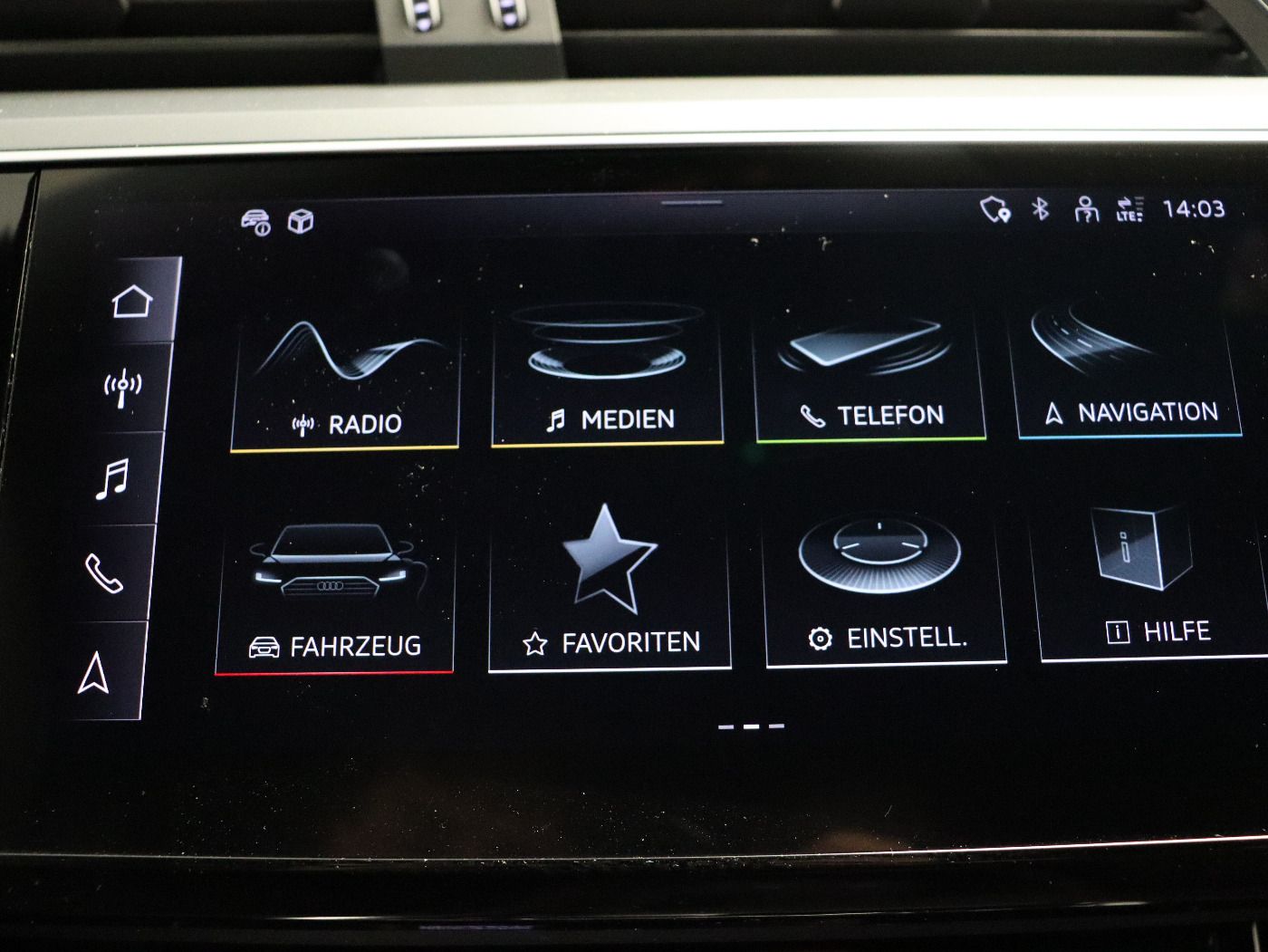 Fahrzeugabbildung Audi Q8 e-tron 55 quattro advanced |Matrix|Luft|LED